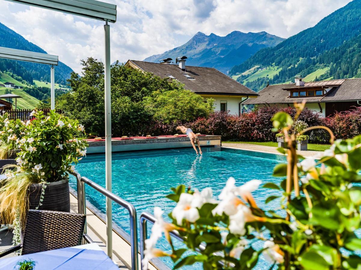 Happy Stubai Hotel Neustift im Stubaital Buitenkant foto