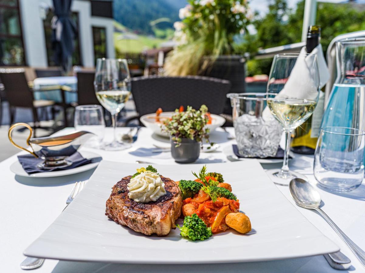 Happy Stubai Hotel Neustift im Stubaital Buitenkant foto
