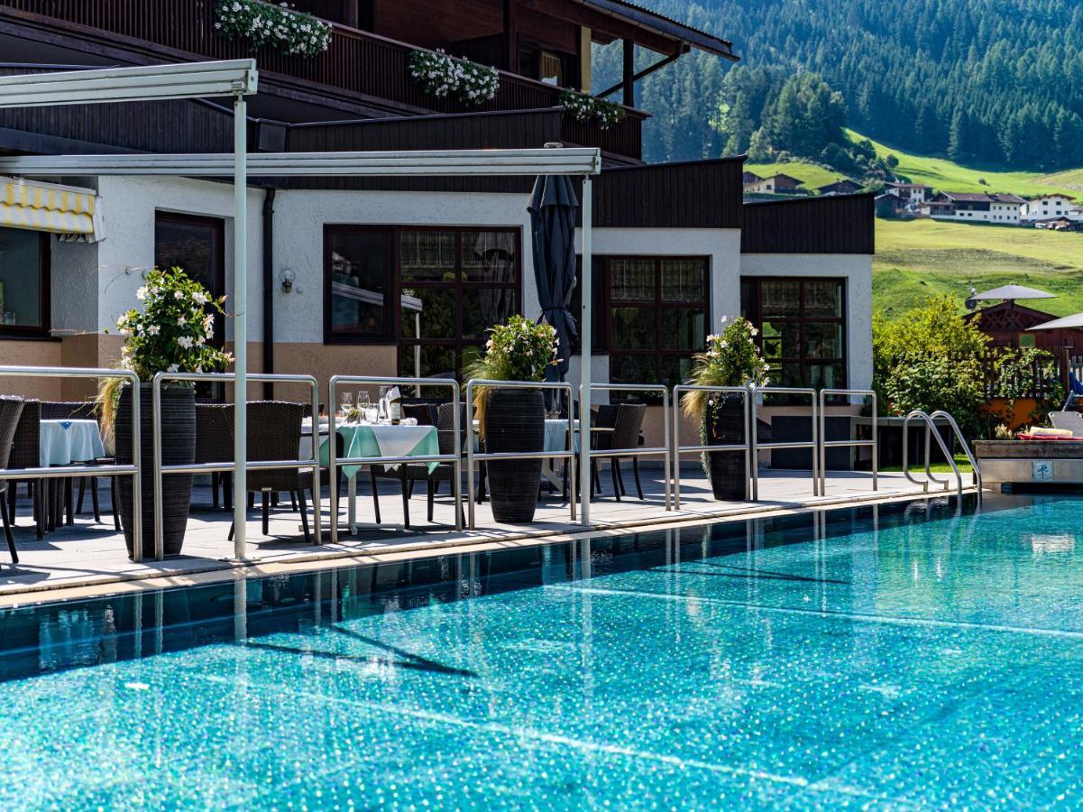 Happy Stubai Hotel Neustift im Stubaital Buitenkant foto