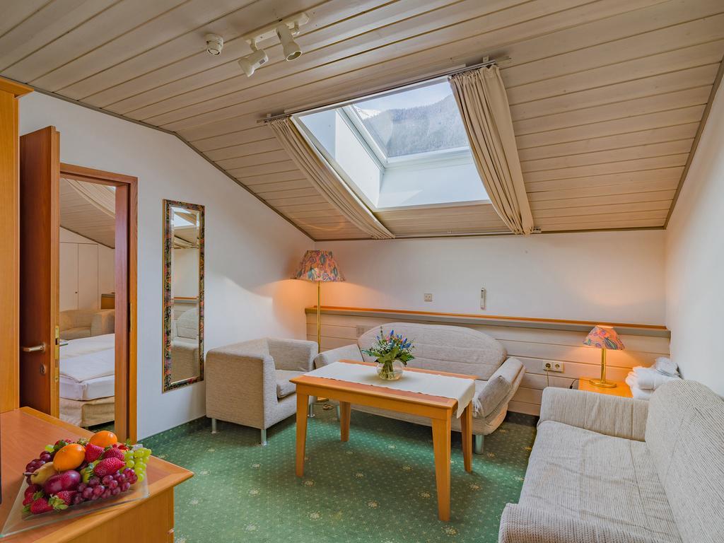 Happy Stubai Hotel Neustift im Stubaital Buitenkant foto