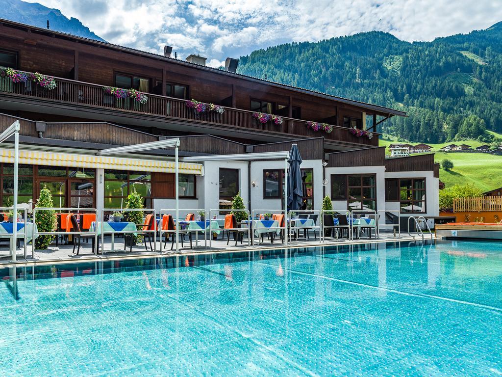 Happy Stubai Hotel Neustift im Stubaital Buitenkant foto