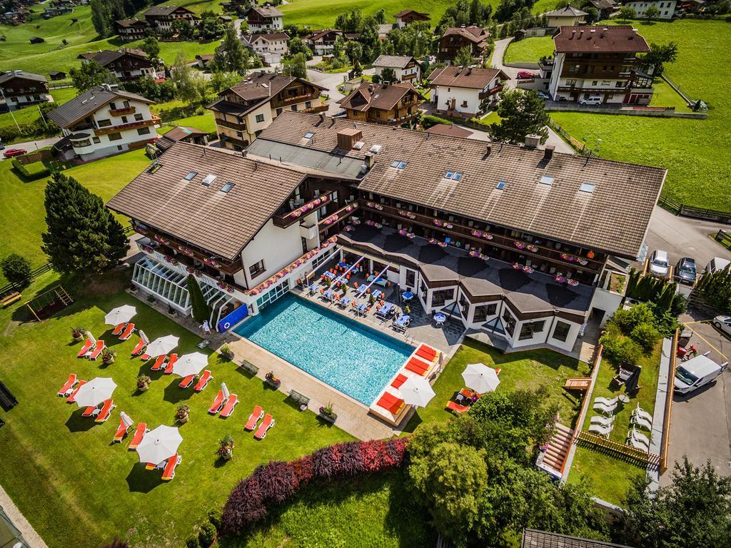 Happy Stubai Hotel Neustift im Stubaital Buitenkant foto