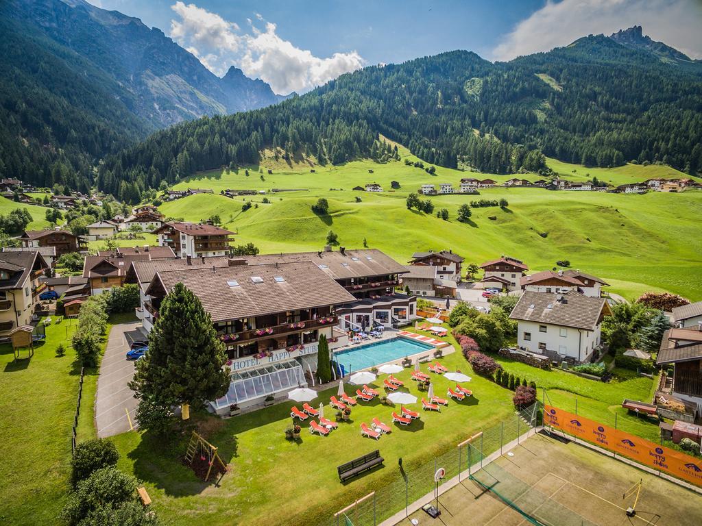 Happy Stubai Hotel Neustift im Stubaital Buitenkant foto